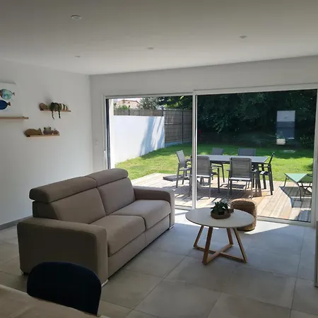 Casa de Férias Maison Proche De La Coulee Verte Et Commodites